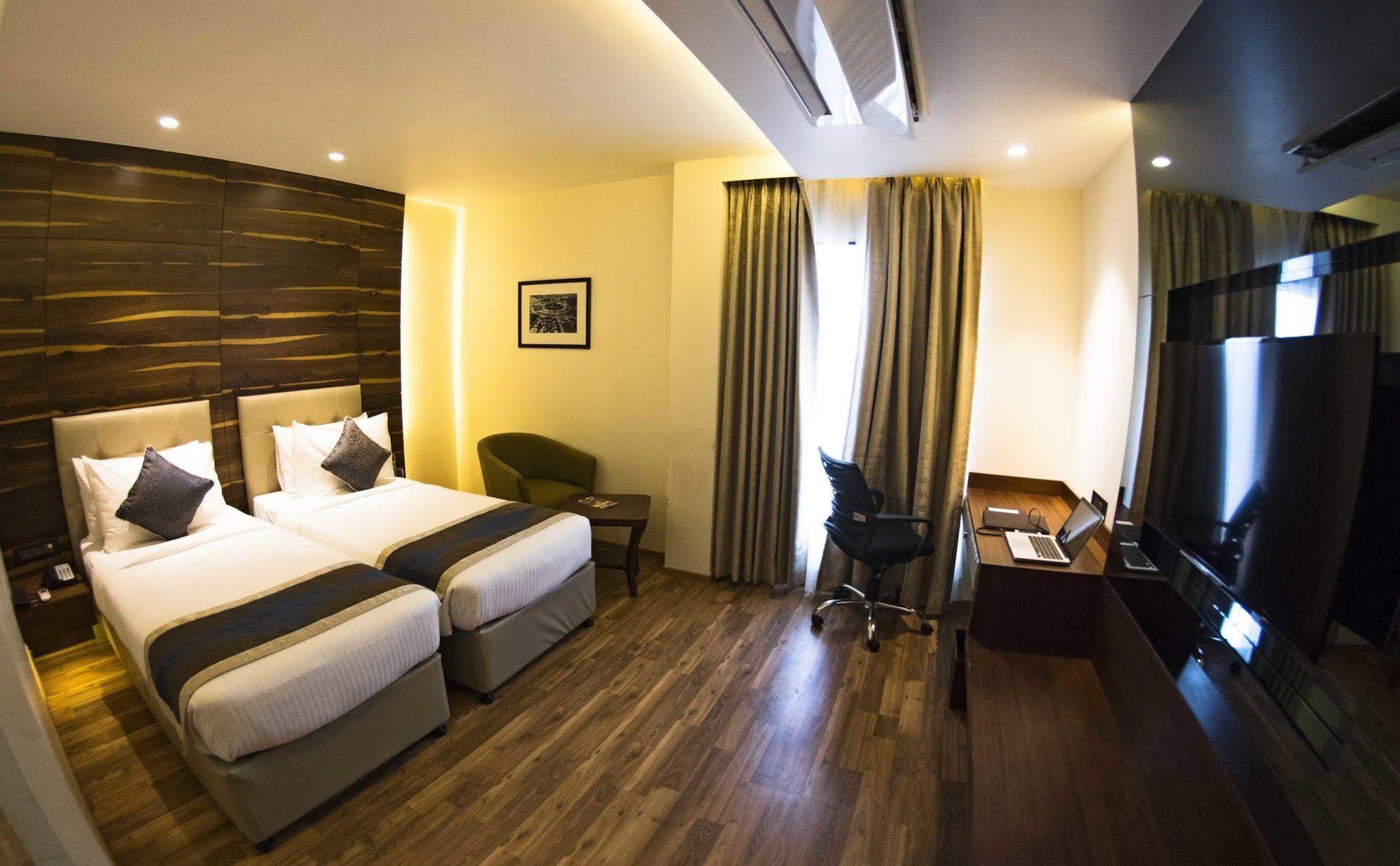 คอนนอฟ รอยัล เดลี Hotel นิวเดลี ภายนอก รูปภาพ