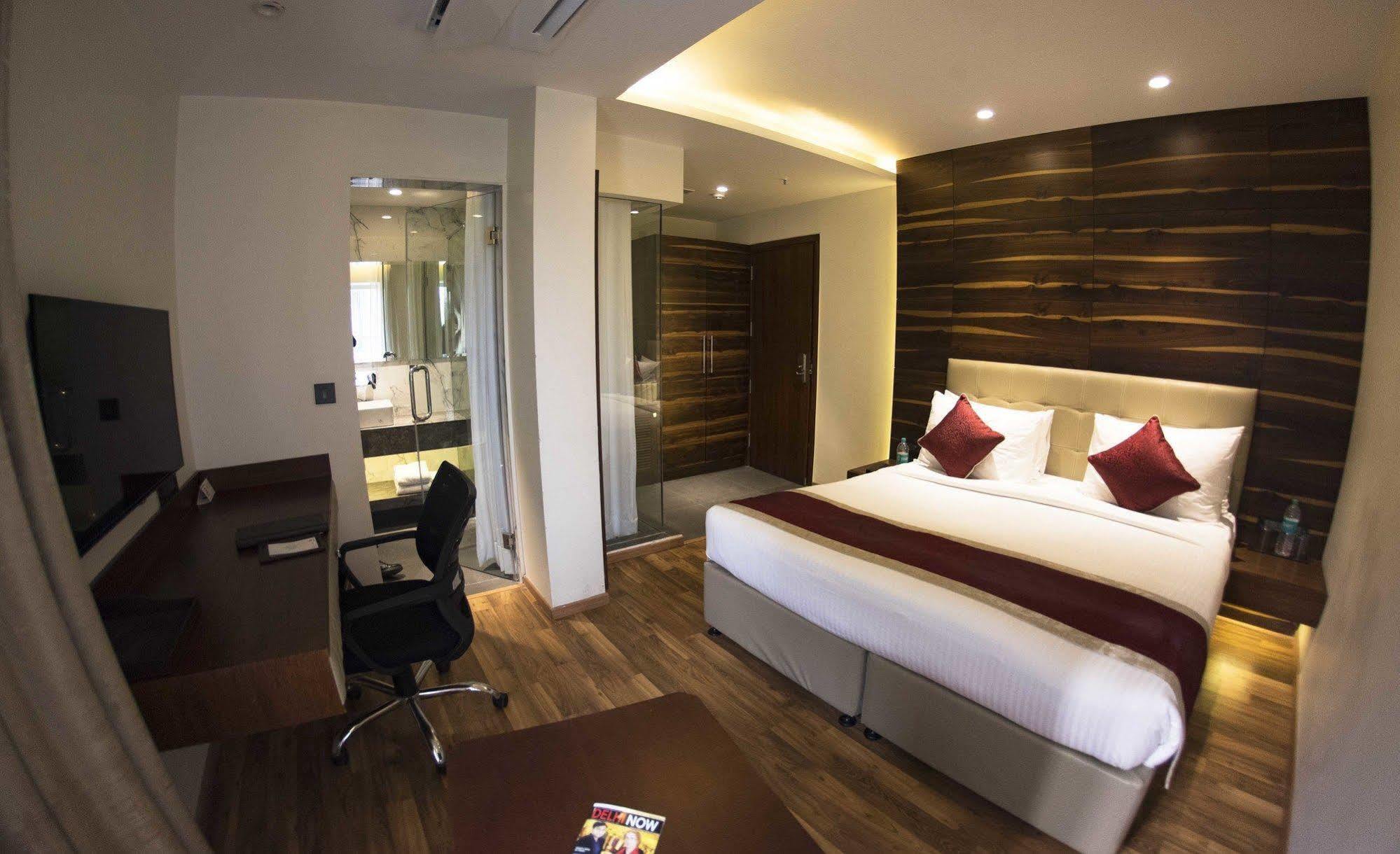 คอนนอฟ รอยัล เดลี Hotel นิวเดลี ภายนอก รูปภาพ